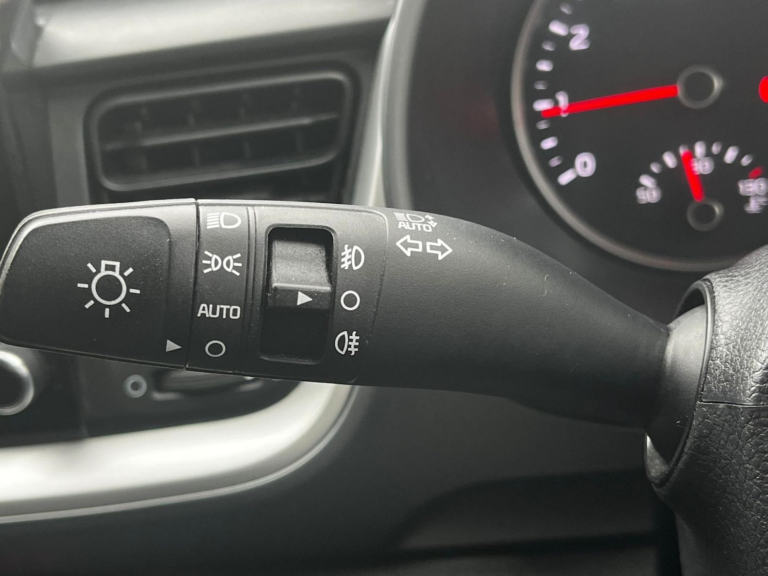 Used Kia Stonic 2020 for sale - 76209534: Photo 24