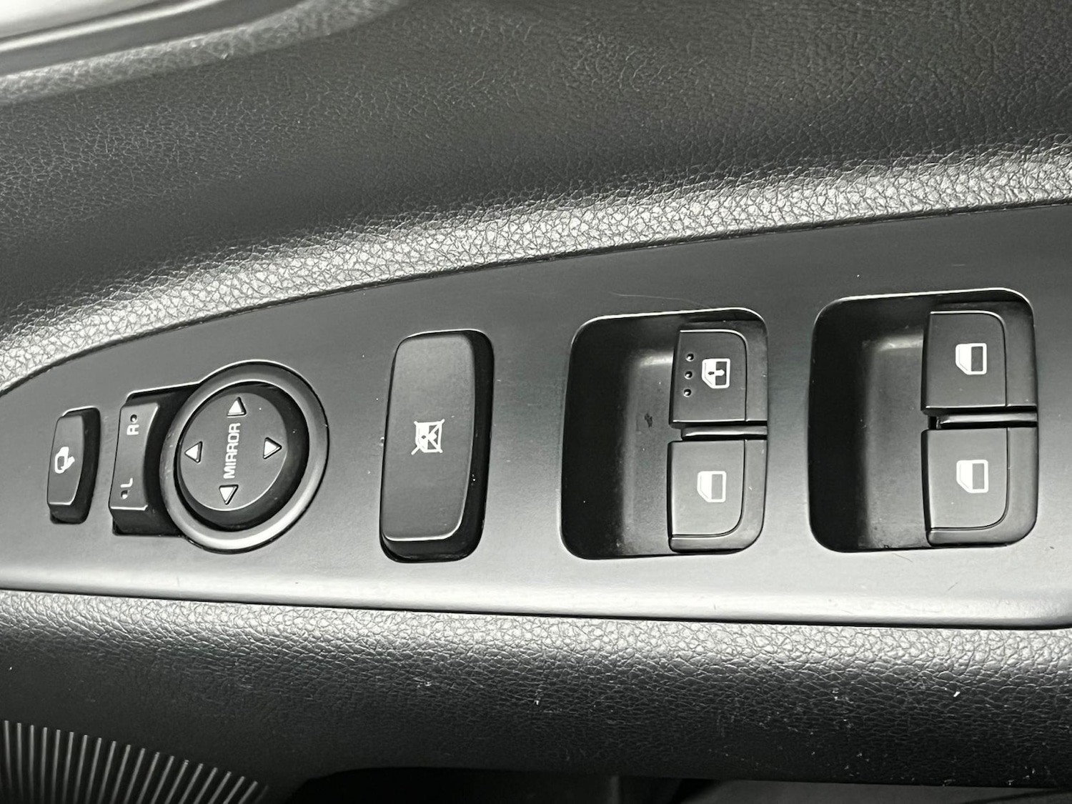 Used Kia Stonic 2020 for sale - 76209534: Photo 27