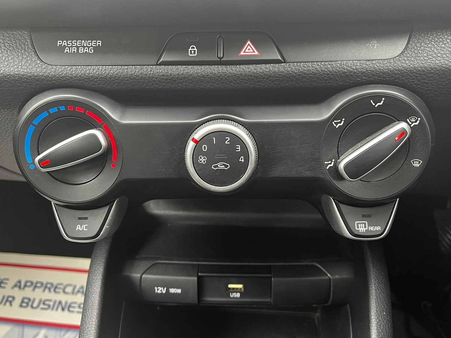 Used Kia Stonic 2020 for sale - 76209534: Photo 32