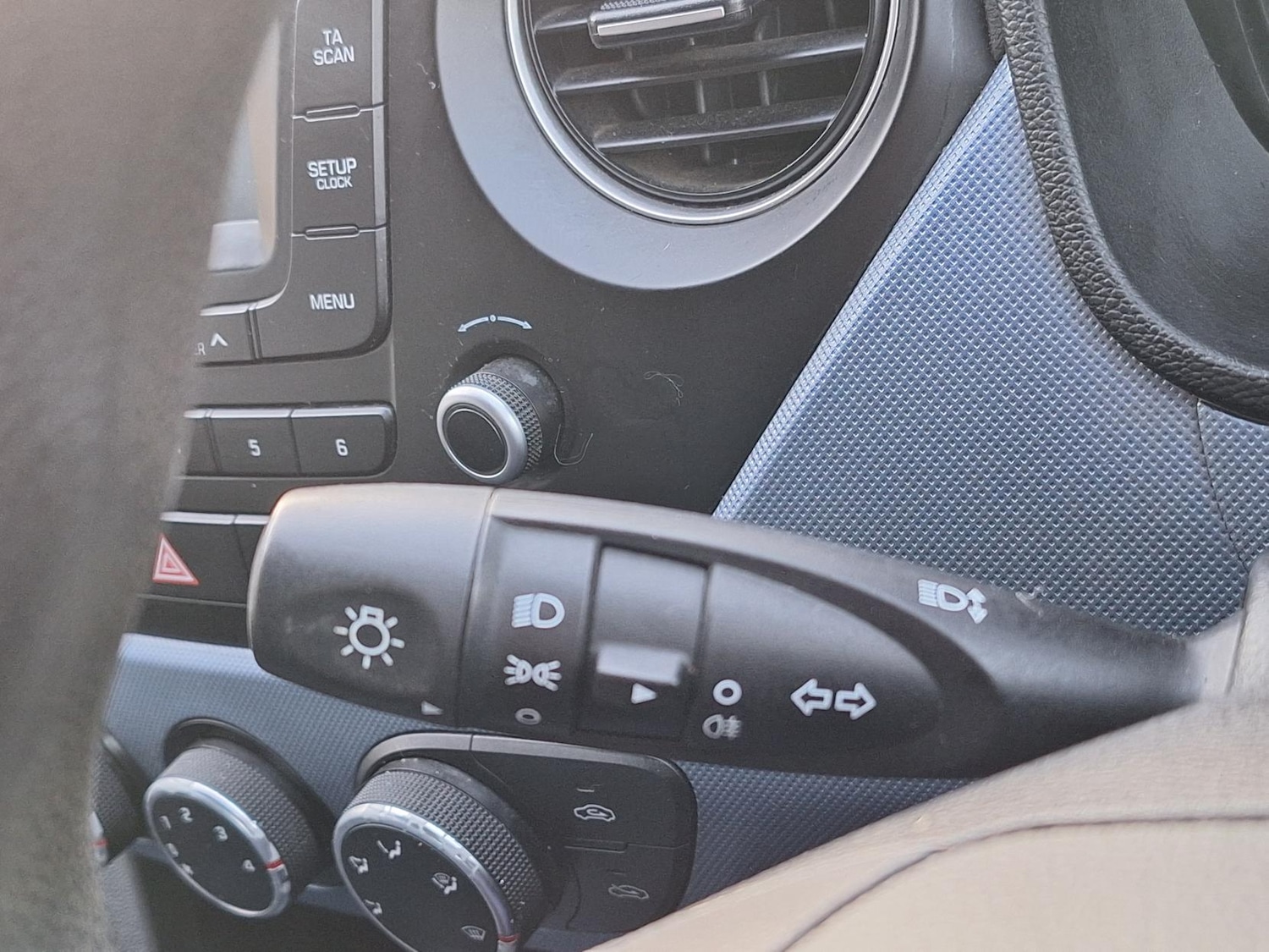 Used Hyundai i10 2014 for sale - 77268881: Photo 17