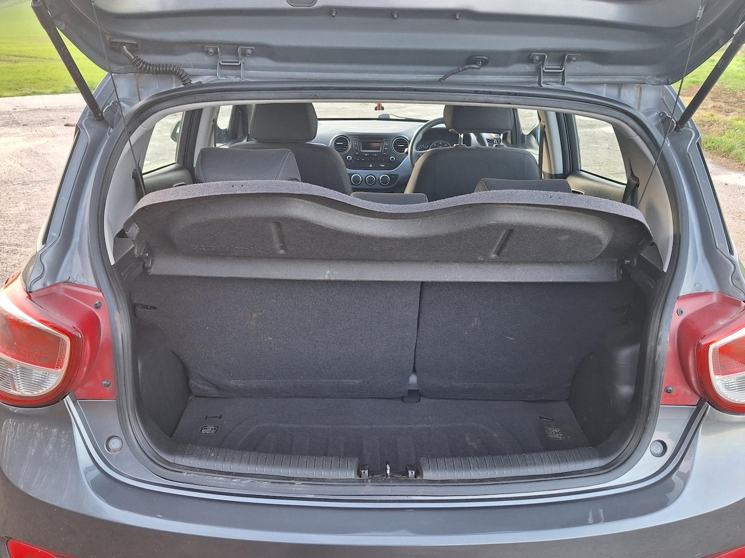 Used Hyundai i10 2014 for sale - 77268881: Photo 29