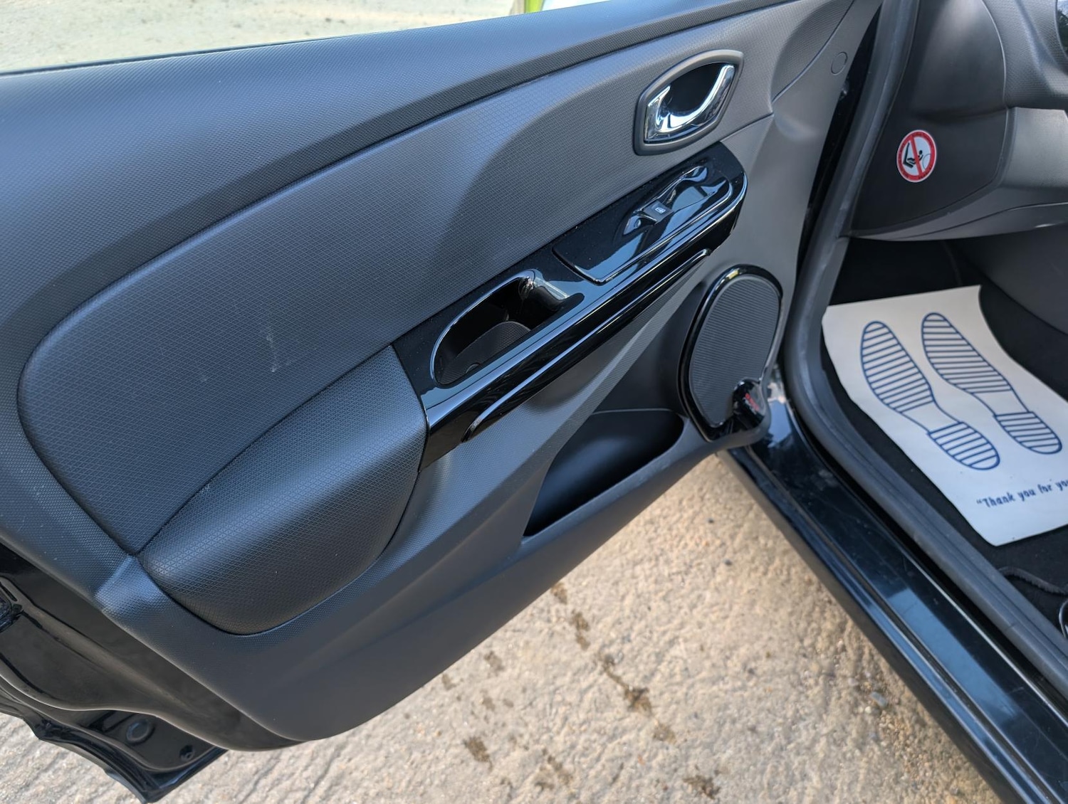 Used Renault Clio 2015 for sale - 77896097: Photo 16