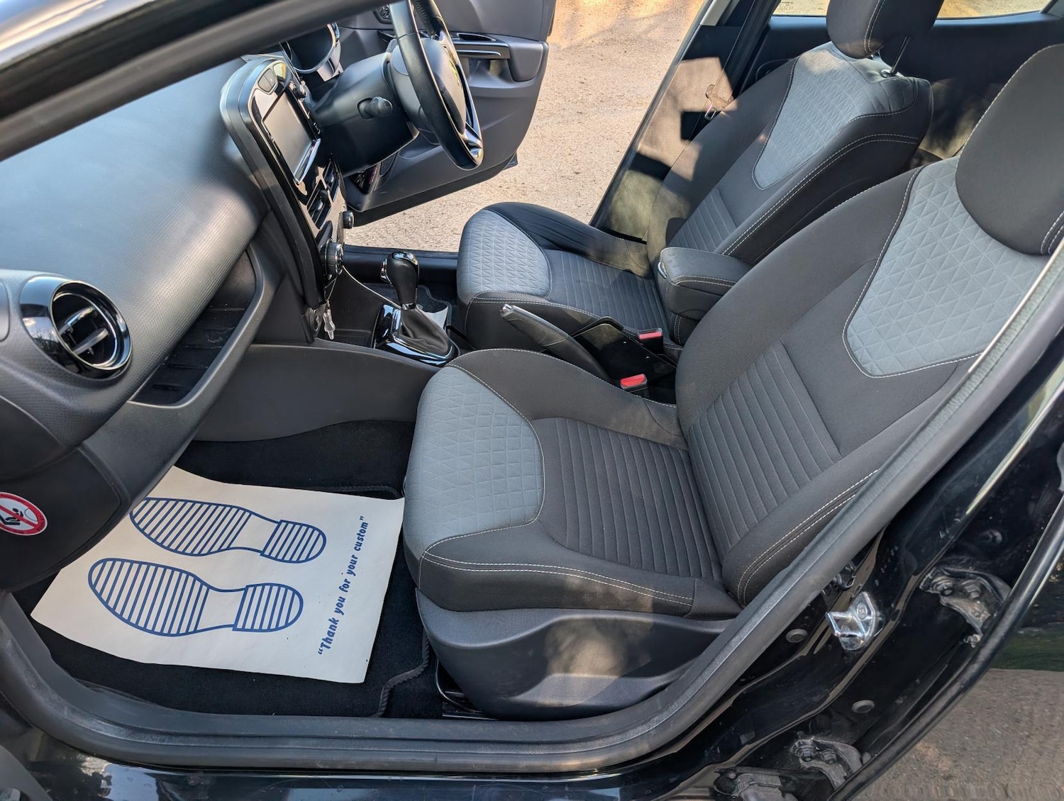 Used Renault Clio 2015 for sale - 77896097: Photo 18