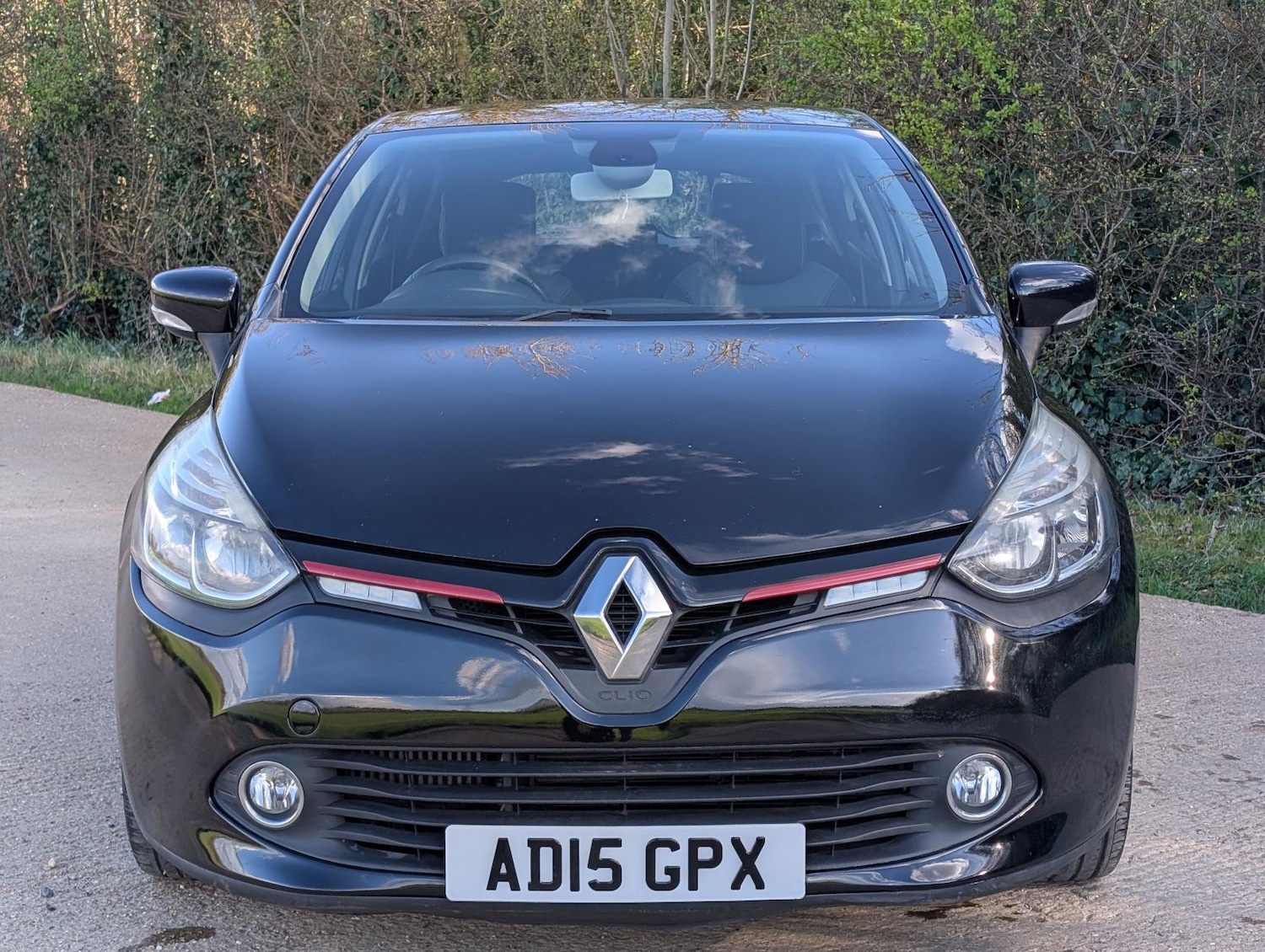 Used Renault Clio 2015 for sale - 77896097: Photo 2