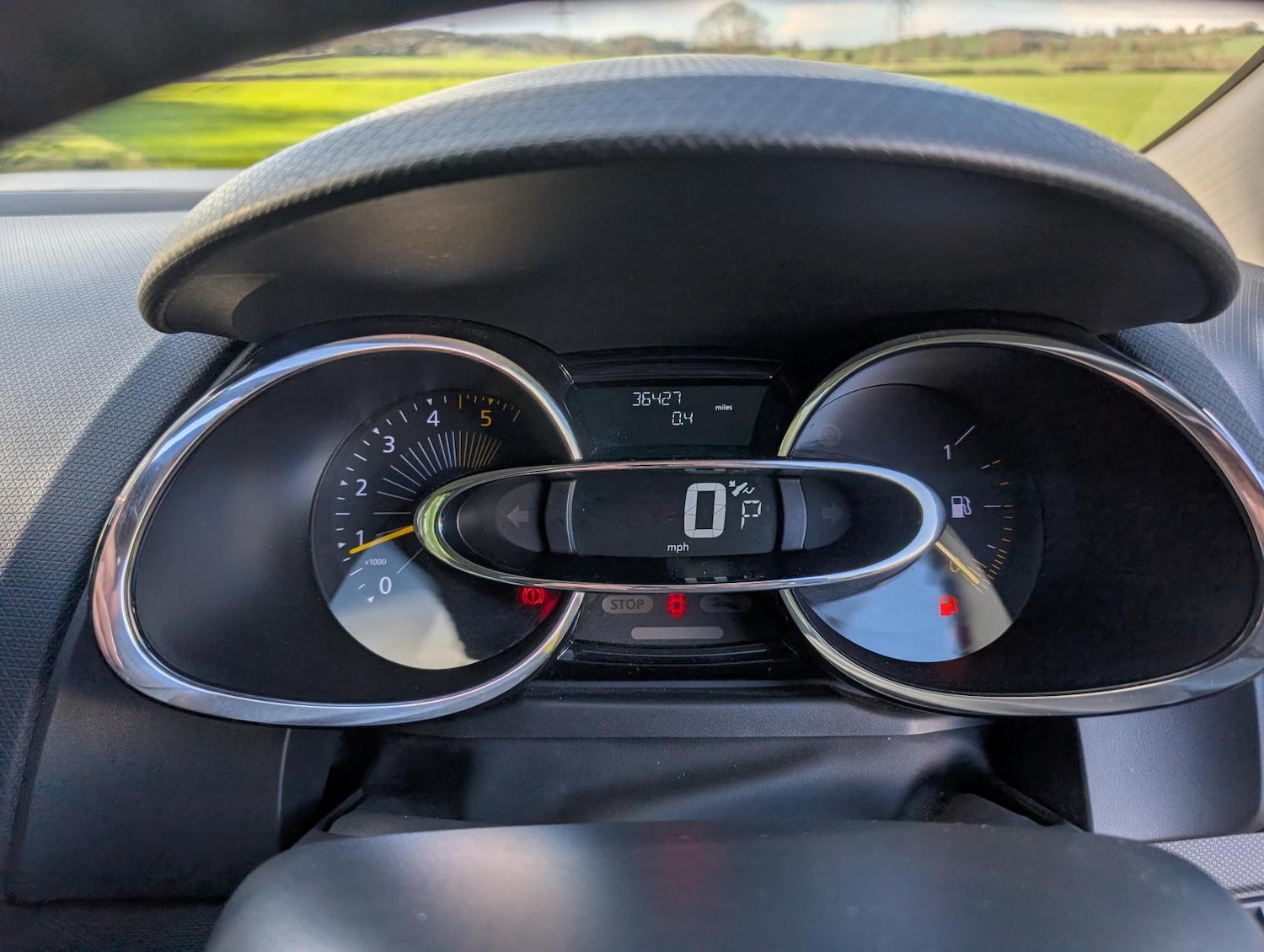 Used Renault Clio 2015 for sale - 77896097: Photo 28