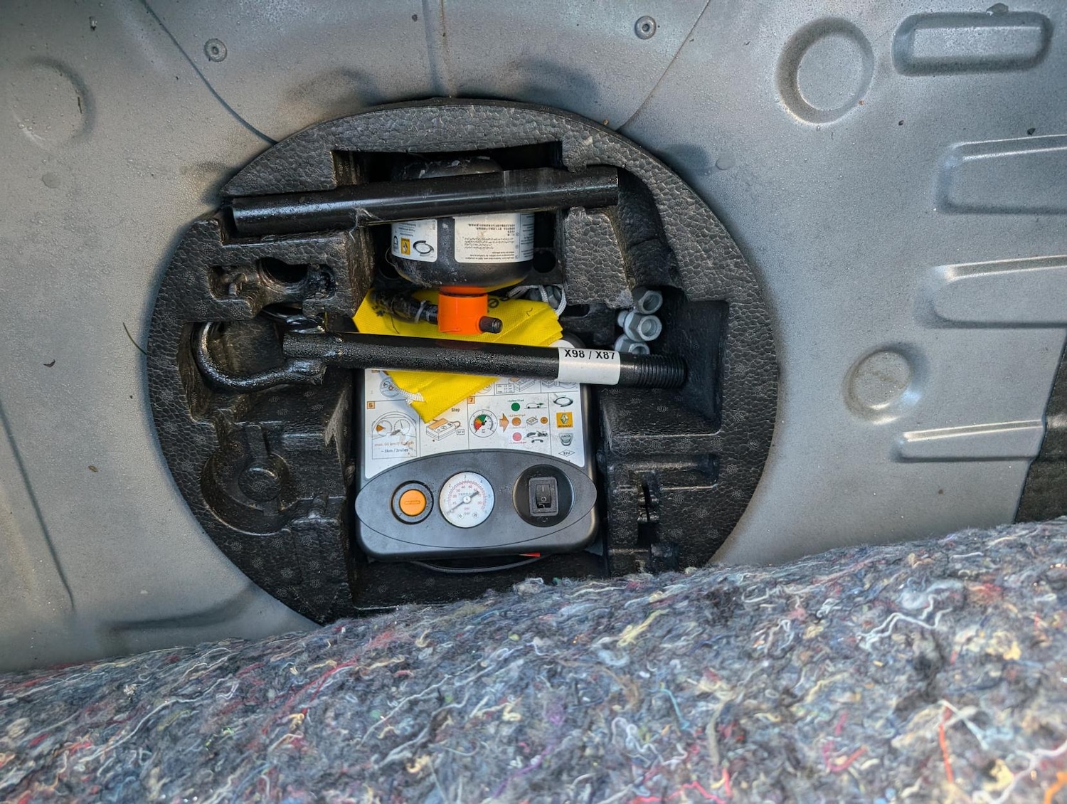 Used Renault Clio 2015 for sale - 77896097: Photo 35