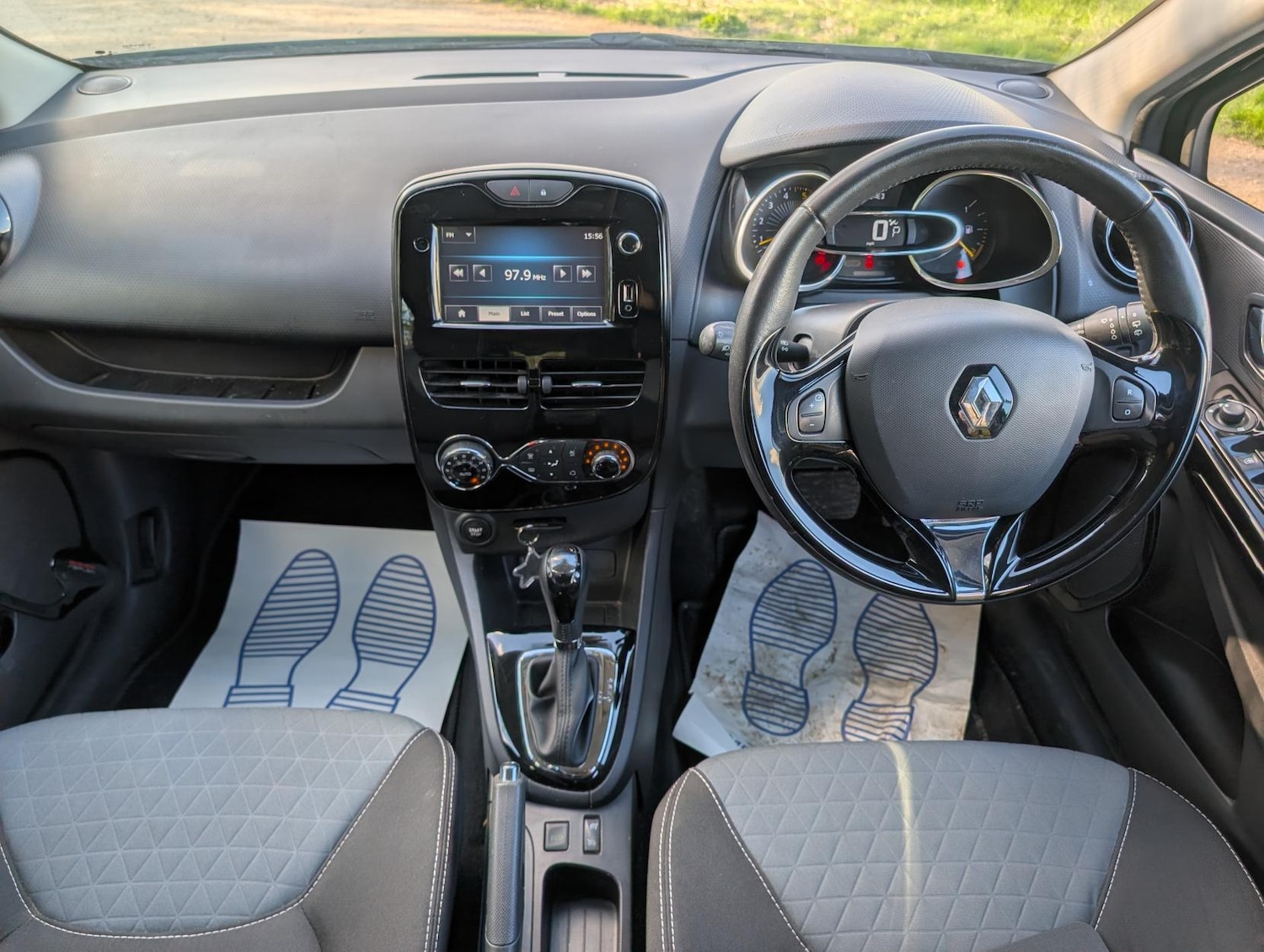 Used Renault Clio 2015 for sale - 77896097: Photo 9