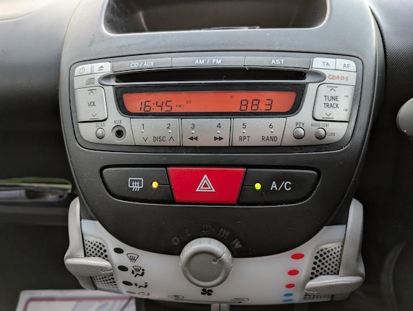 Used Peugeot 107 2014 for sale - 75386240: Photo 13