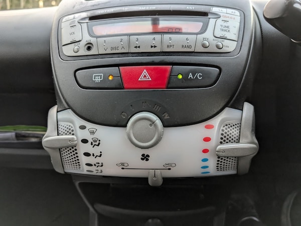 Used Peugeot 107 2014 for sale - 75386240: Photo 14