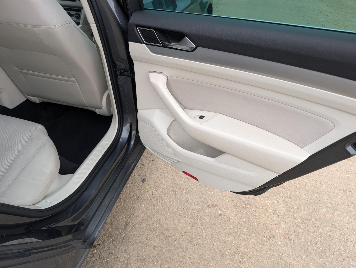 Used Volkswagen Passat 2016 for sale - 77851803: Photo 25