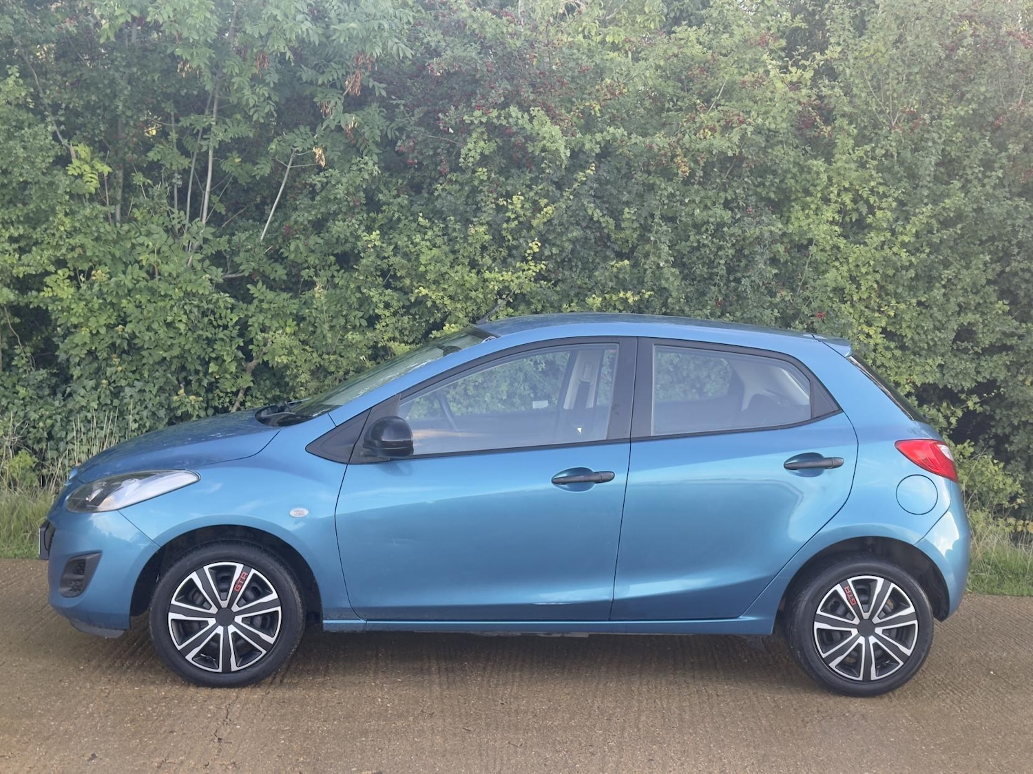 Used Mazda Mazda2 2012 for sale - 76588536: Photo 8