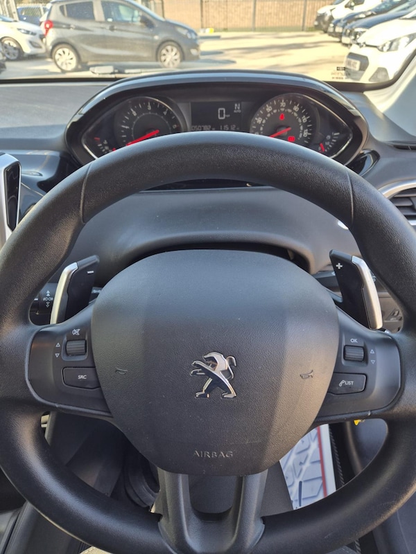Used Peugeot 208 2012 for sale - 76222969: Photo 10