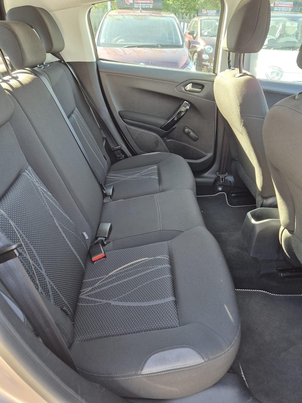 Used Peugeot 208 2012 for sale - 76222969: Photo 15