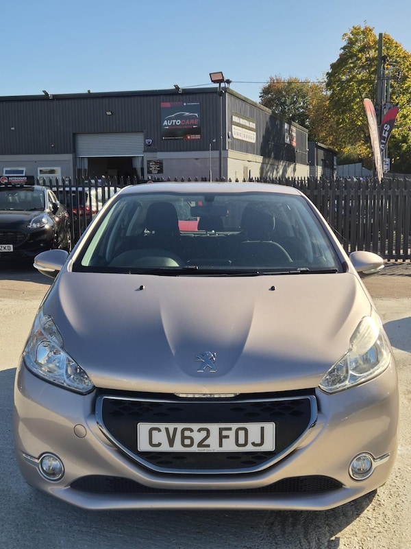 Used Peugeot 208 2012 for sale - 76222969: Photo 2