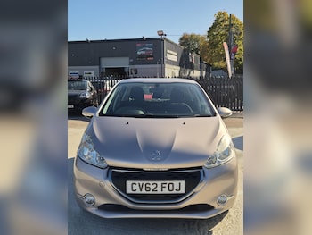 Used Peugeot 208 2012 for sale - 76222969: Photo 2