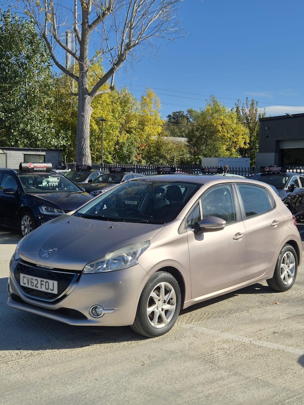 Used Peugeot 208 2012 for sale - 76222969: Photo 3