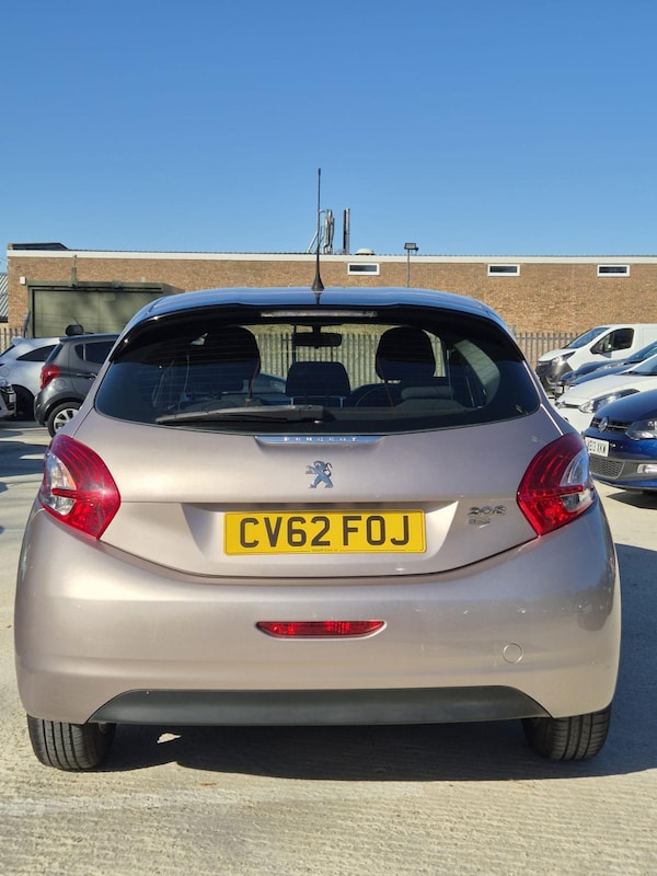 Used Peugeot 208 2012 for sale - 76222969: Photo 6