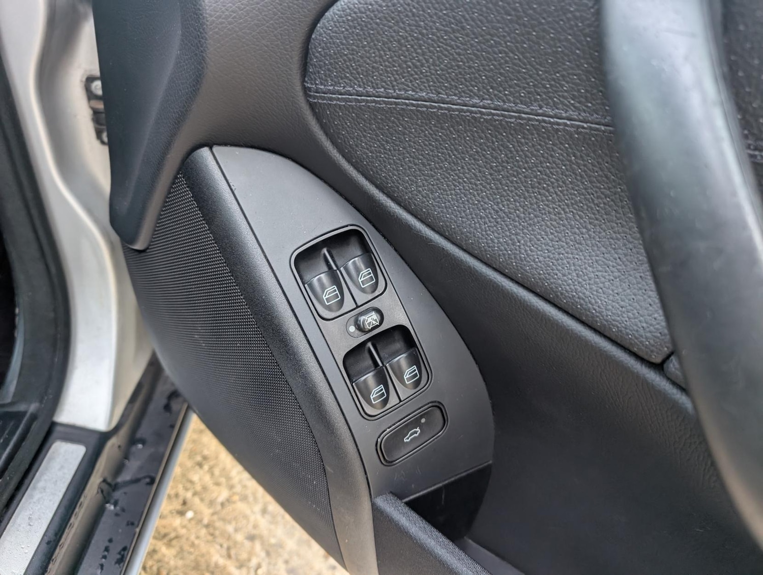 Used Mercedes-Benz C Class 2005 for sale - 76848926: Photo 10