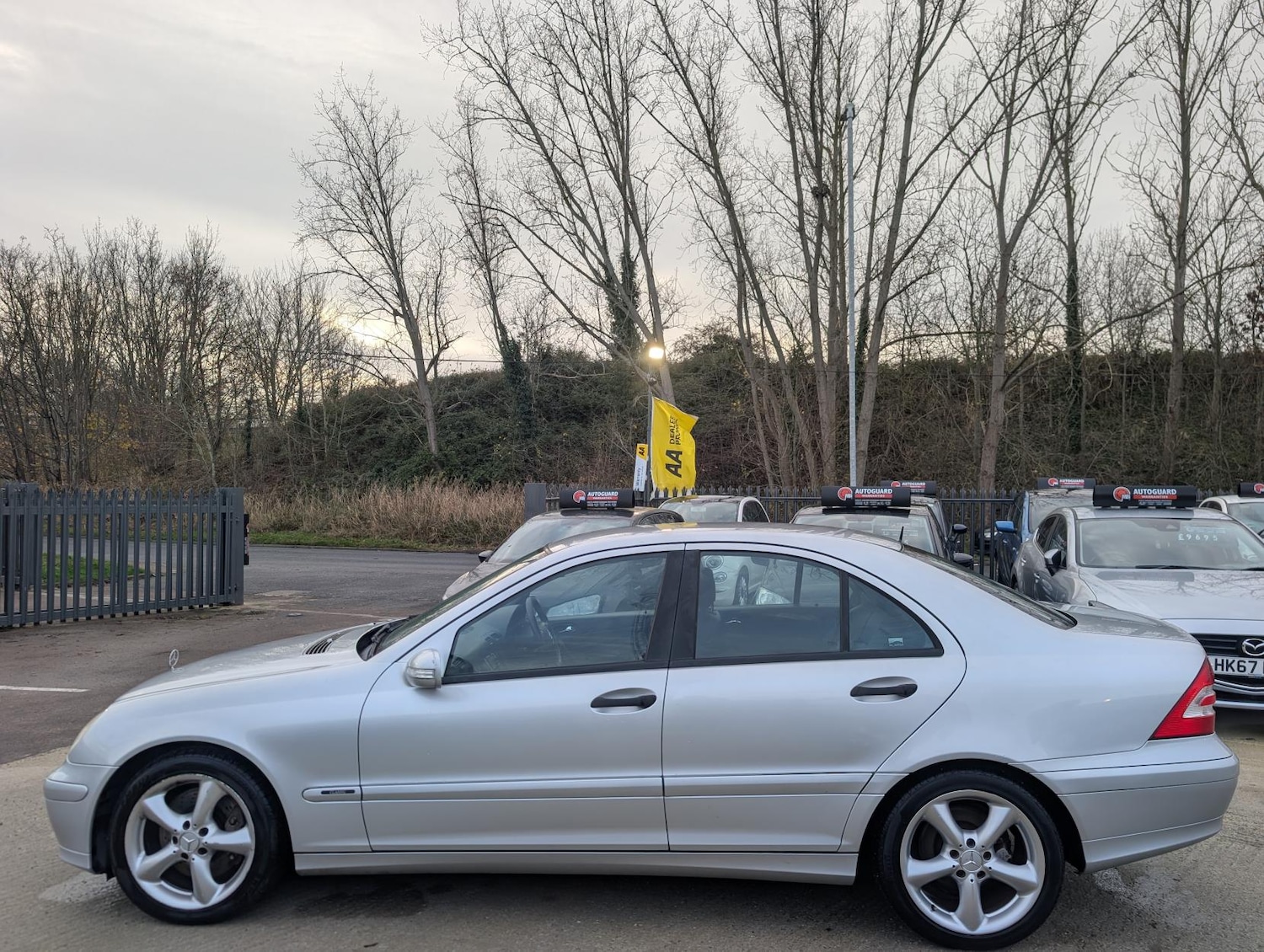 Used Mercedes-Benz C Class 2005 for sale - 76848926: Photo 5