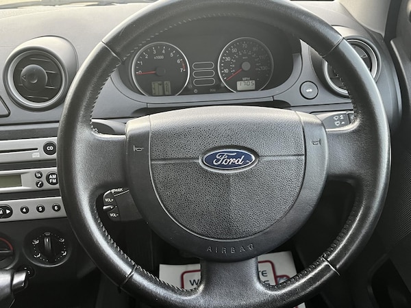 Used Ford Fiesta 2004 for sale - 76213742: Photo 11