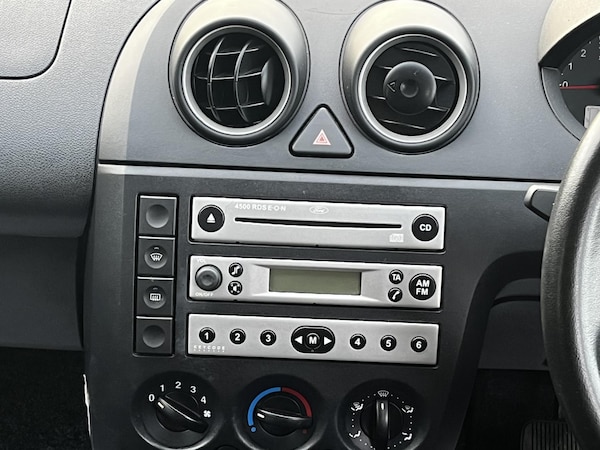 Used Ford Fiesta 2004 for sale - 76213742: Photo 12