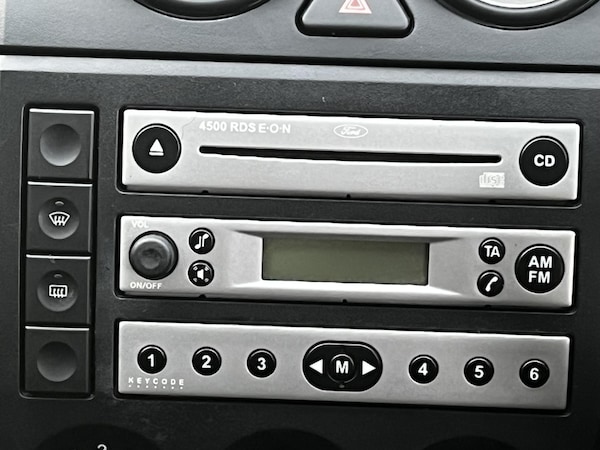 Used Ford Fiesta 2004 for sale - 76213742: Photo 13