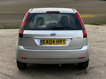 Used Ford Fiesta 2004 for sale - 76213742: Photo