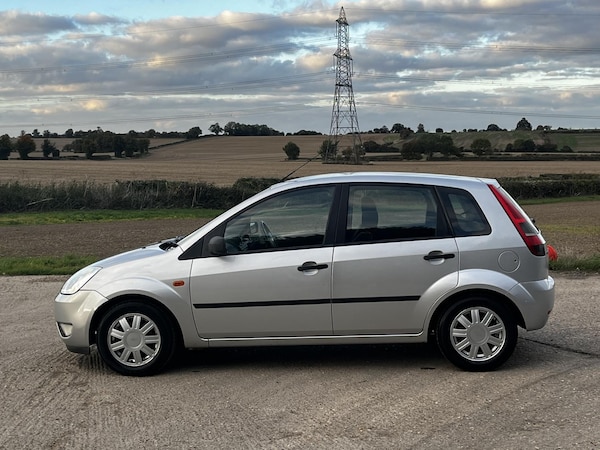Used Ford Fiesta 2004 for sale - 76213742: Photo 6