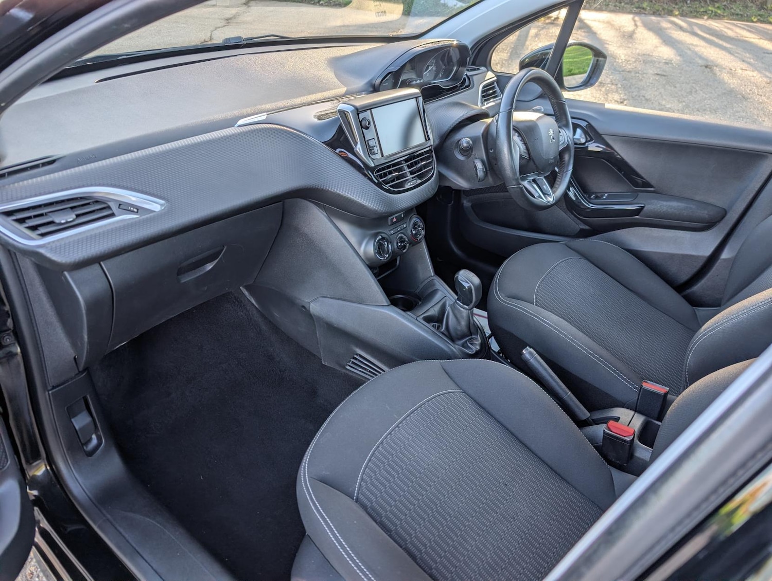 Used Peugeot 208 2018 for sale - 76627532: Photo 17