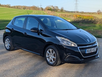 Used Peugeot 208 2018 for sale - 76627532: Photo