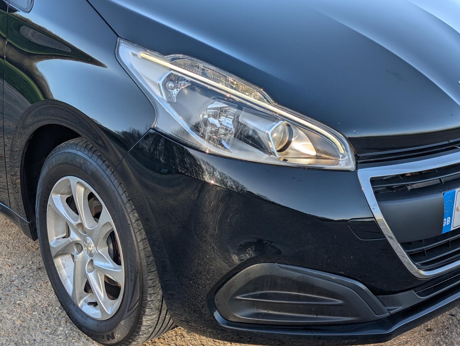 Used Peugeot 208 2018 for sale - 76627532: Photo 2