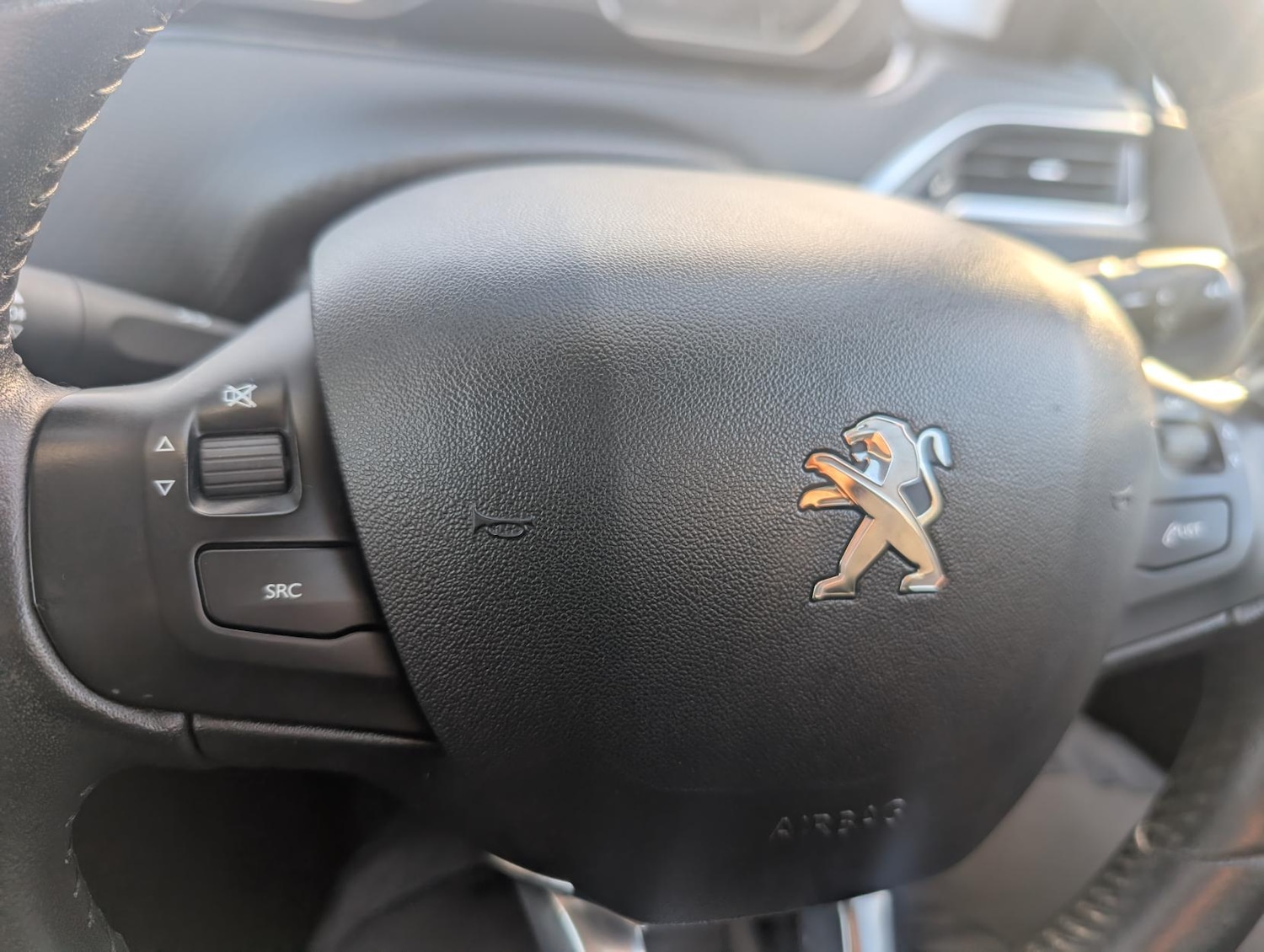 Used Peugeot 208 2018 for sale - 76627532: Photo 26