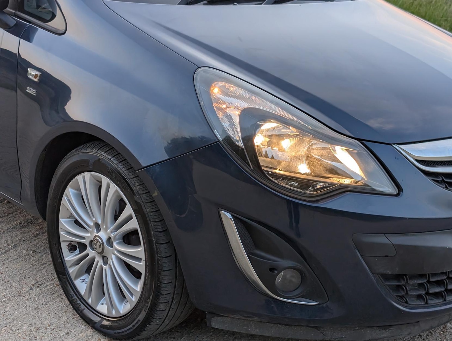 Used Vauxhall Corsa 2014 for sale - 76877676: Photo 2