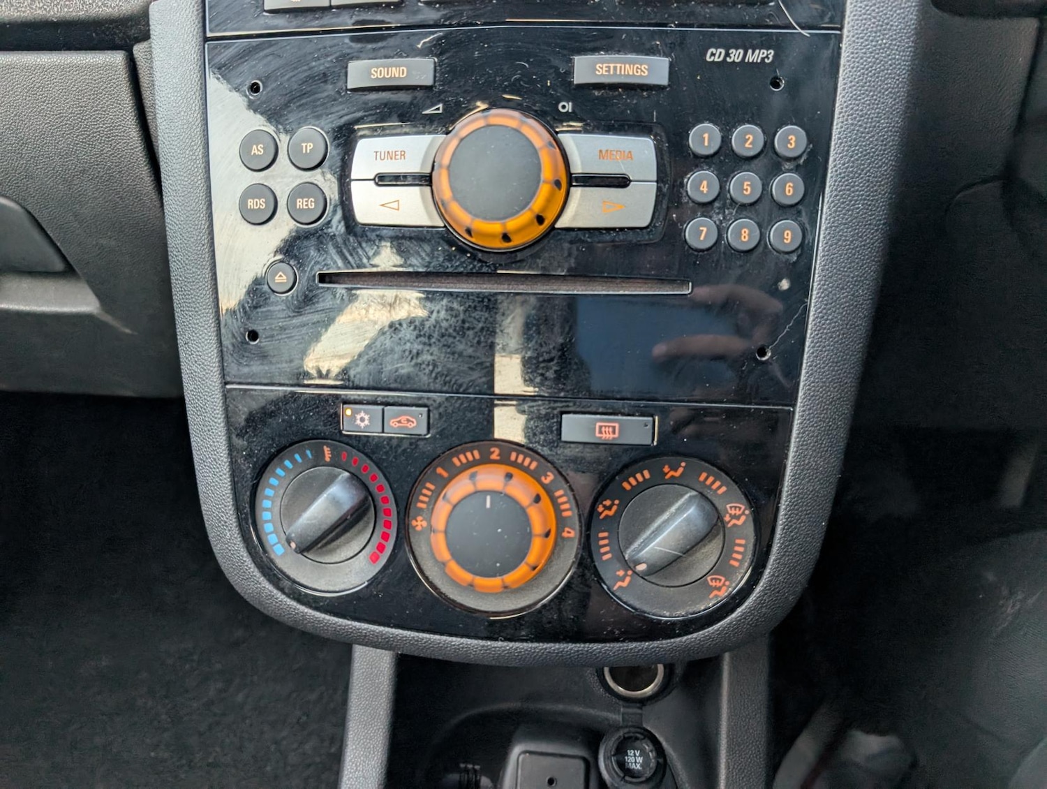 Used Vauxhall Corsa 2014 for sale - 76877676: Photo 22