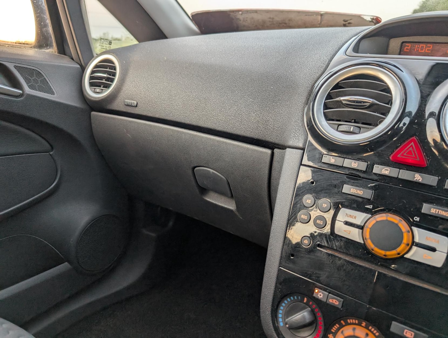 Used Vauxhall Corsa 2014 for sale - 76877676: Photo 26