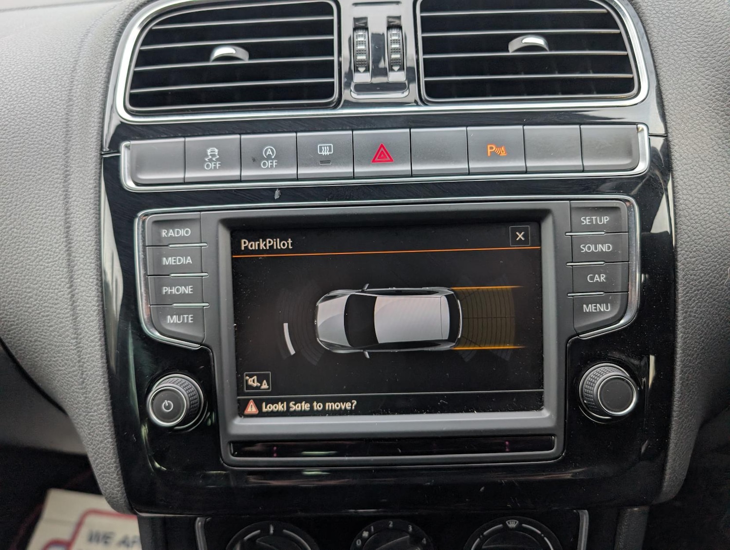 Used Volkswagen Polo 2015 for sale - 76458685: Photo 9