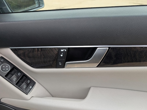 Used Mercedes-Benz C-Class 2012 for sale - 76178205: Photo 16