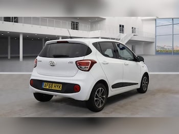 Used Hyundai i10 2018 for sale - 77244516: Photo