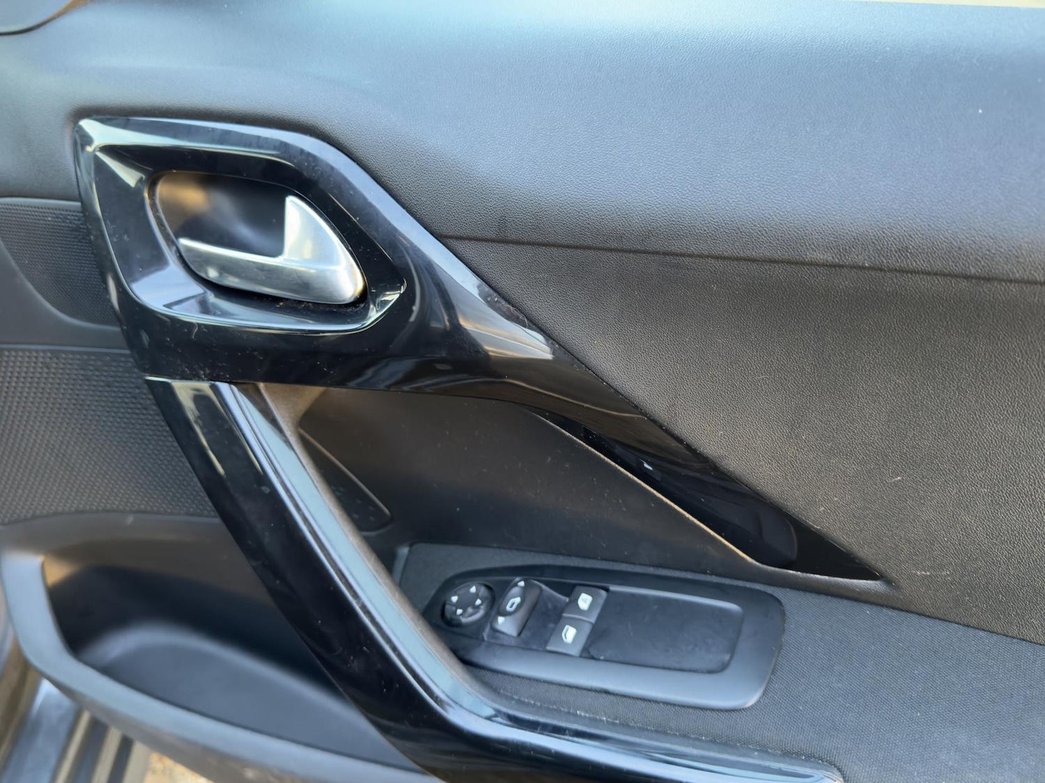 Used Peugeot 208 2017 for sale - 77578387: Photo 16