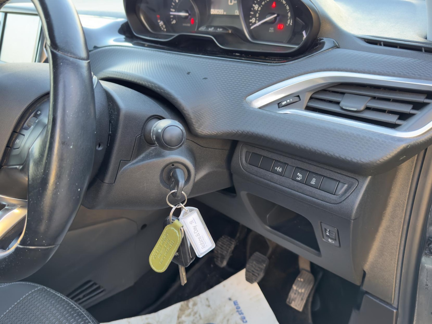 Used Peugeot 208 2017 for sale - 77578387: Photo 17