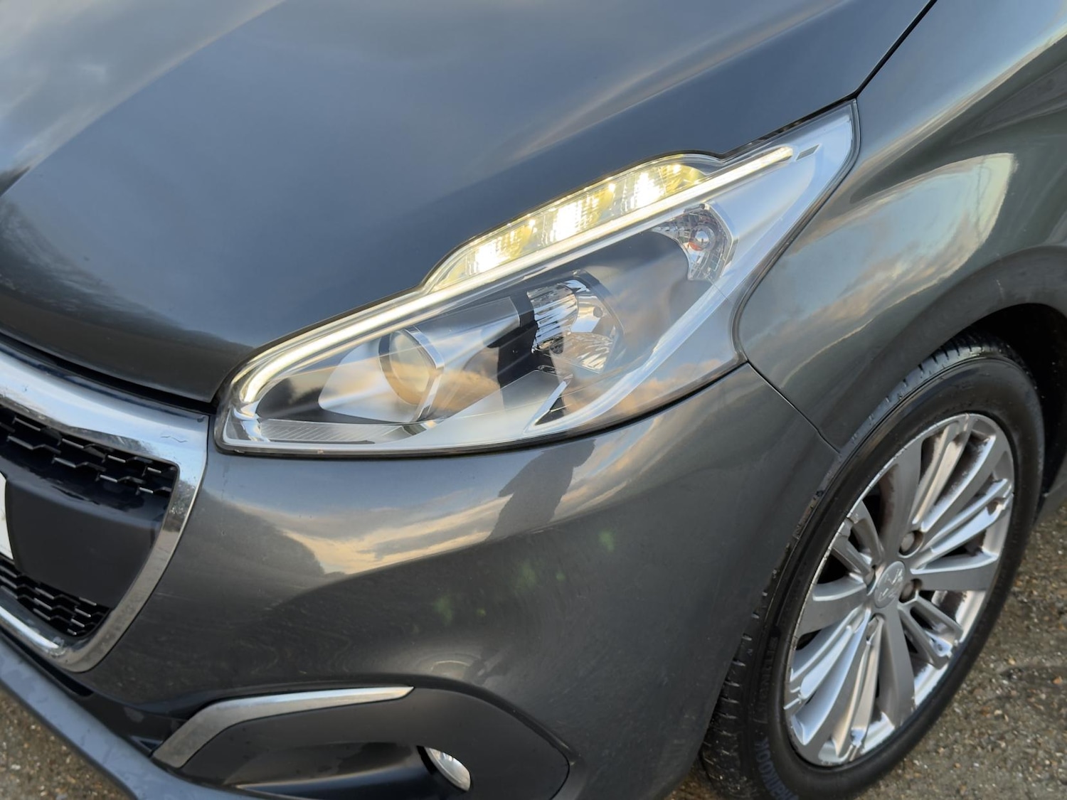 Used Peugeot 208 2017 for sale - 77578387: Photo 6