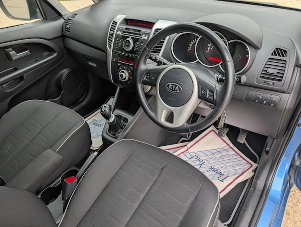 Used Kia Venga 2011 for sale - 76312665: Photo 11