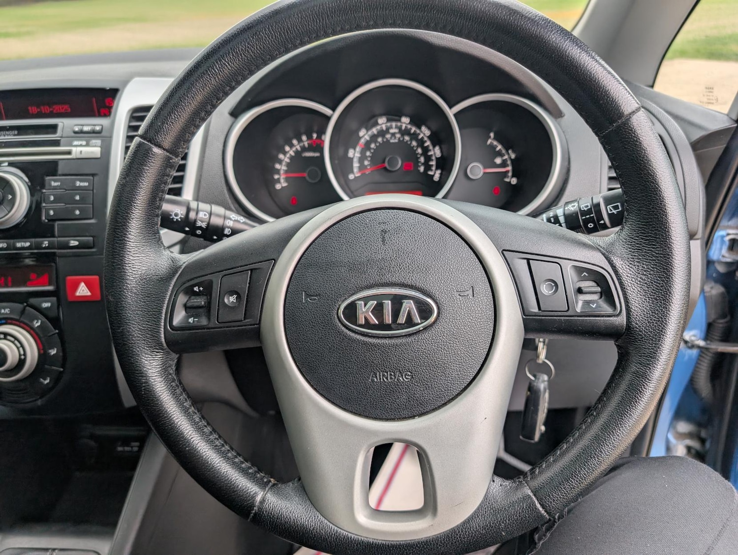 Used Kia Venga 2011 for sale - 76312665: Photo 17