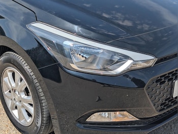 Used Hyundai i20 2017 for sale - 75502267: Photo