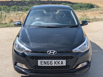 Used Hyundai i20 2017 for sale - 75502267: Photo