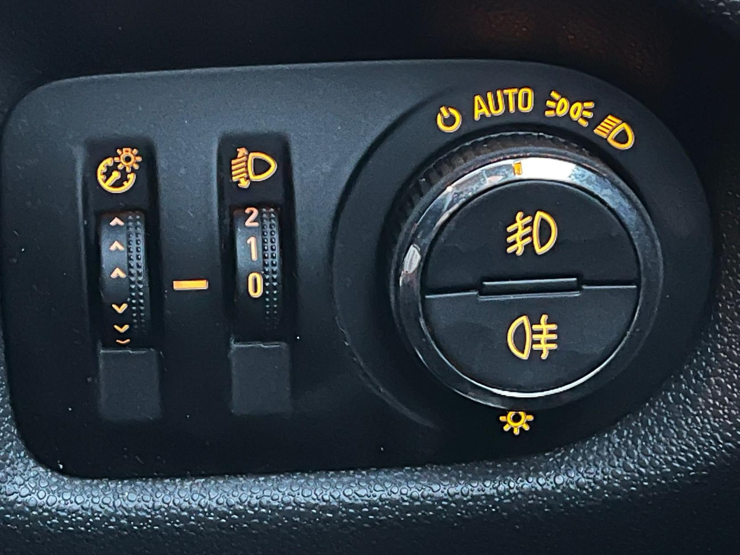 Used Vauxhall Corsa 2015 for sale - 76477023: Photo 14