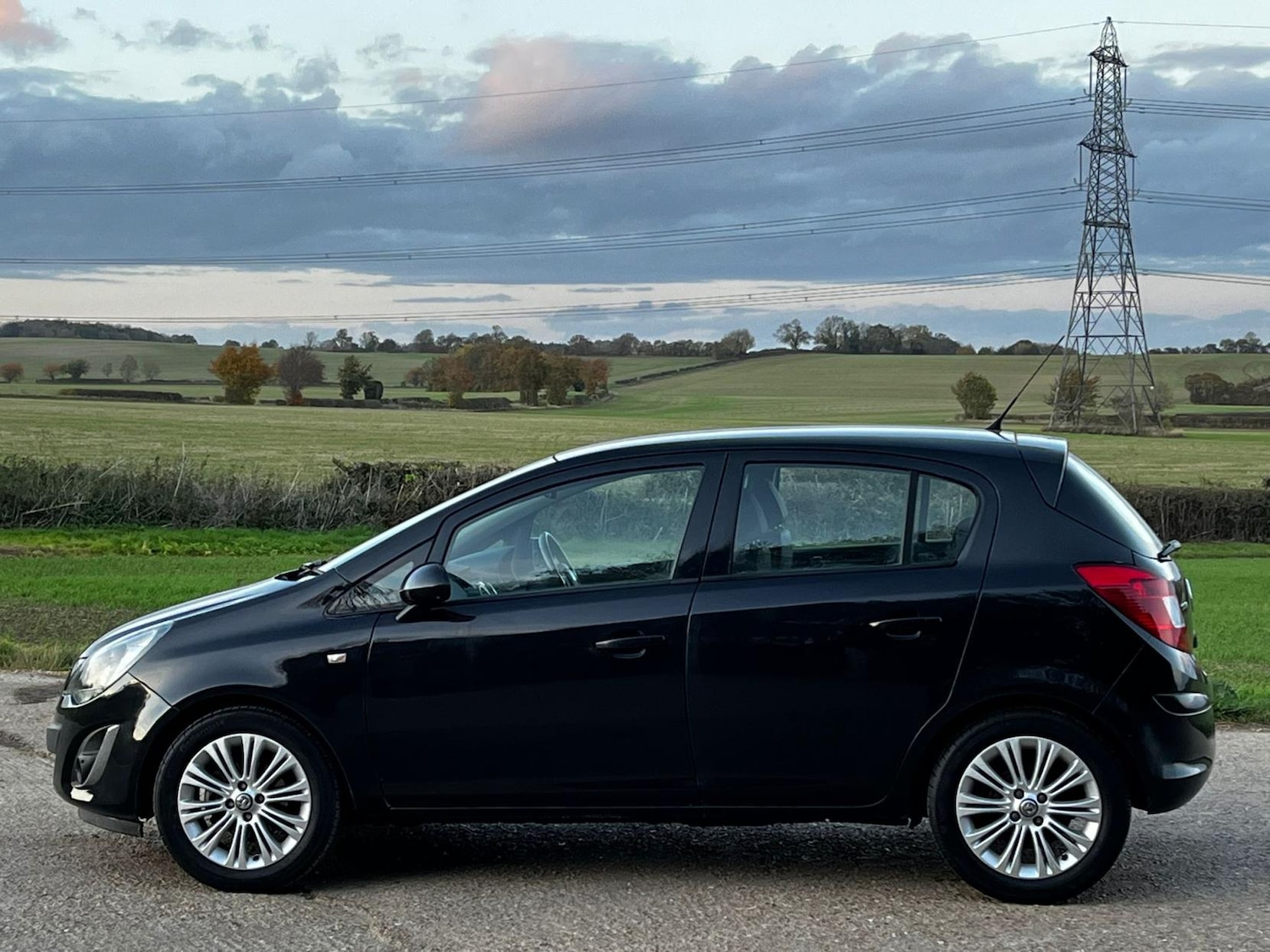 Used Vauxhall Corsa 2015 for sale - 76477023: Photo 4