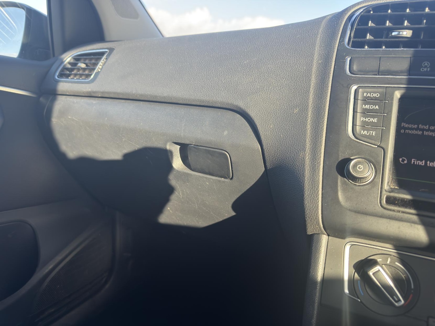 Used Volkswagen Polo 2015 for sale - 76449454: Photo 18