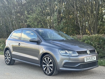 Used Volkswagen Polo 2015 for sale - 76449454: Photo