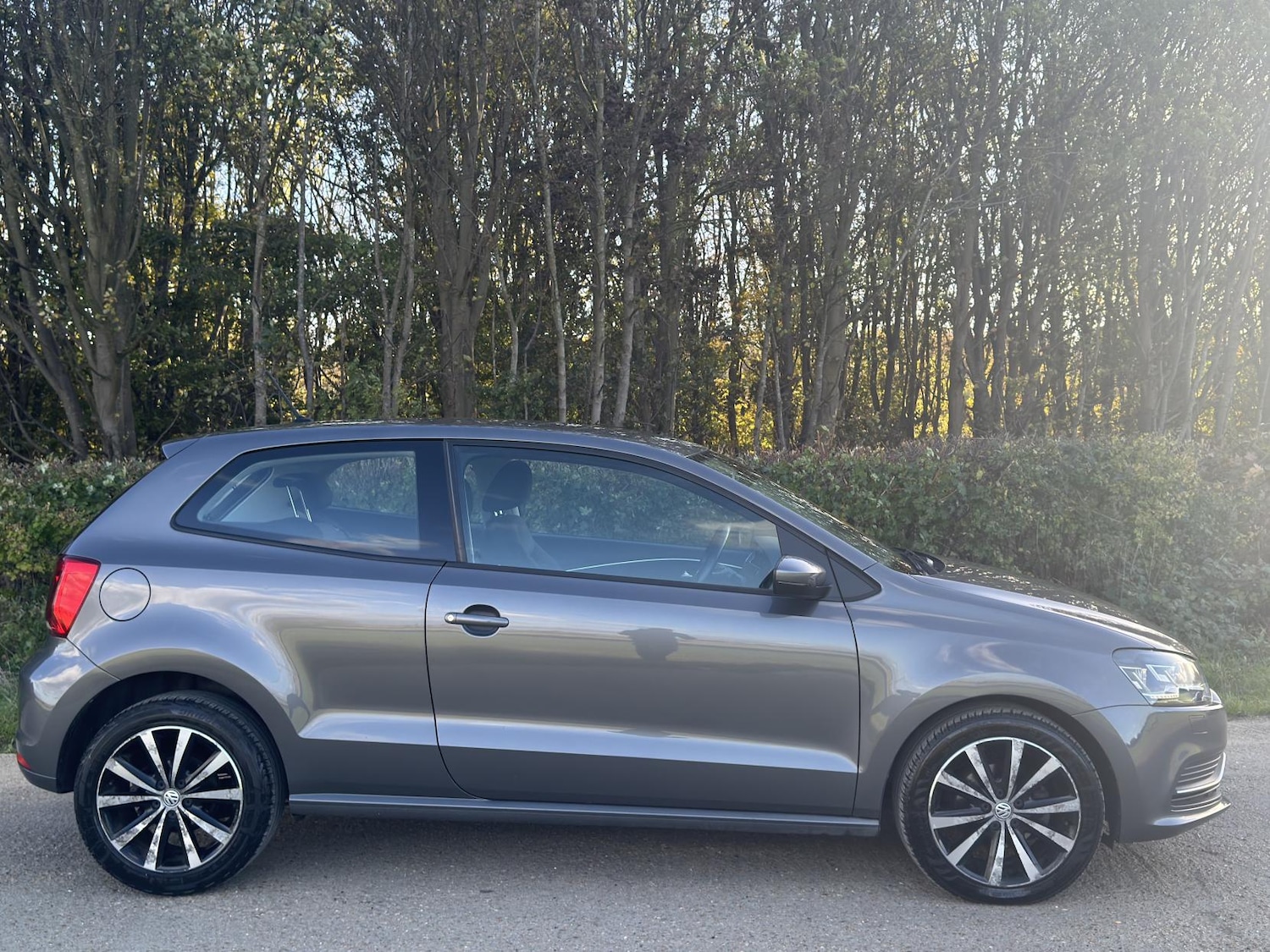 Used Volkswagen Polo 2015 for sale - 76449454: Photo 5